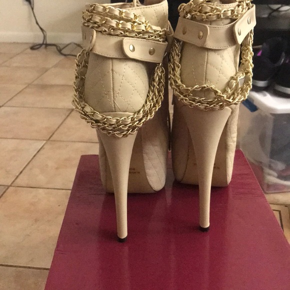 High heels - Picture 2 of 7